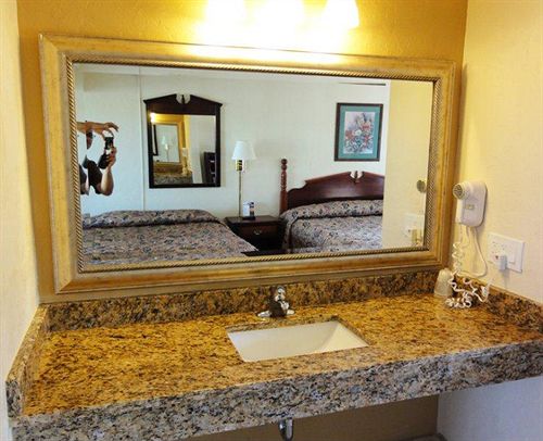 Budget Inn Ocean Resort   | Pompano Beach | Florida | United States 20