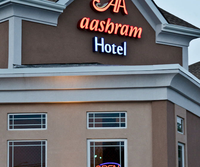 Aashram Hotel By Niagra River  | Niagara Falls | Nueva York | United States 18