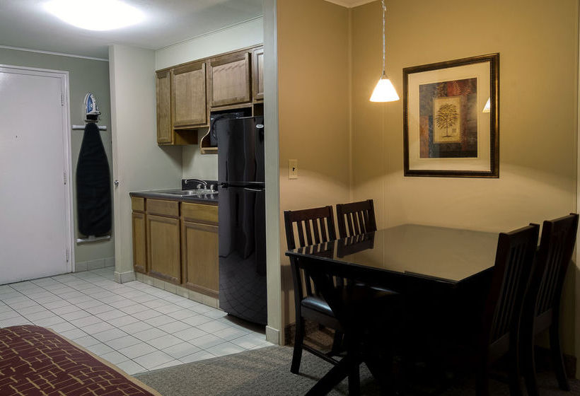 Hotel Red Roof Inn & Suites 