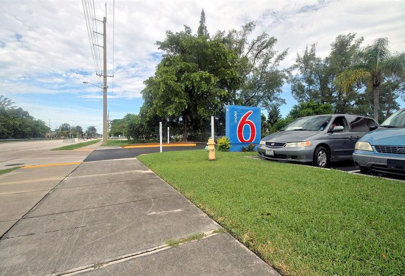 Motel 6 Dania Beach 