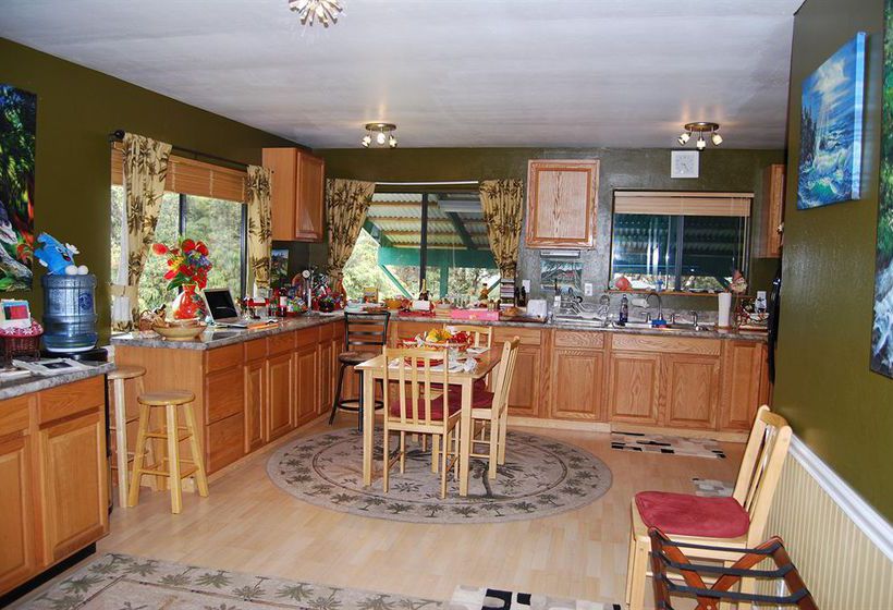 Bed and Breakfast The Artist Cottage  | Volcano | Hawaii | United States 11