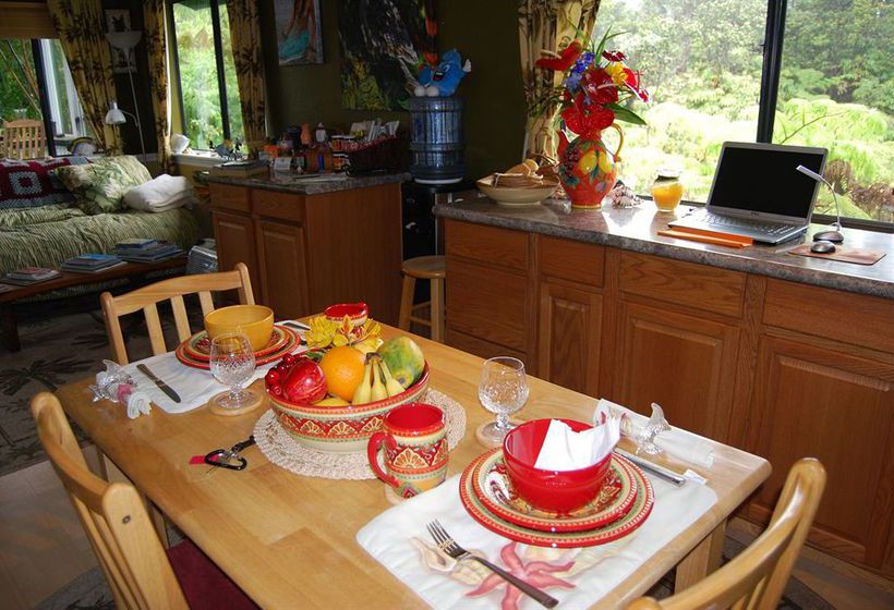 Bed and Breakfast The Artist Cottage  | Volcano | Hawaii | United States 12