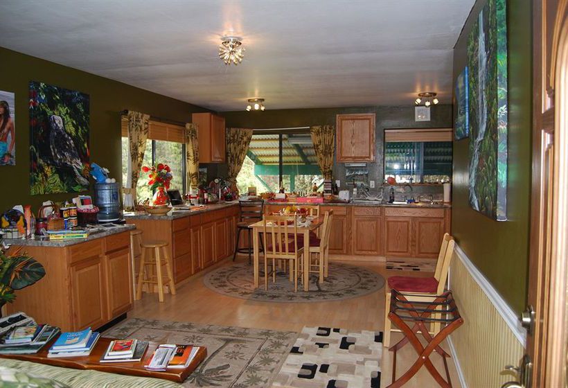 Bed and Breakfast The Artist Cottage  | Volcano | Hawaii | United States 13