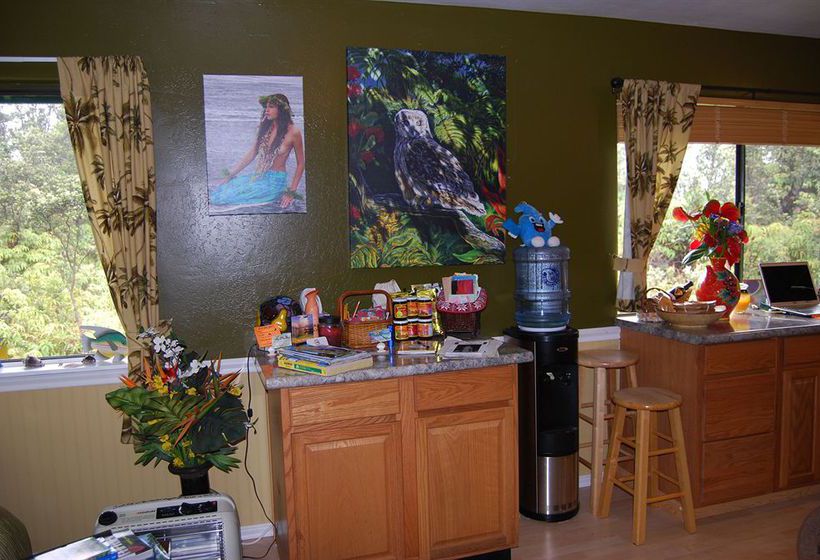 Bed and Breakfast The Artist Cottage  | Volcano | Hawaii | United States 16