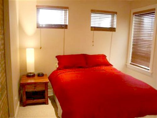 Bed and Breakfast Roscoe Village Guesthouse  | Chicago | Illinois | United States 1