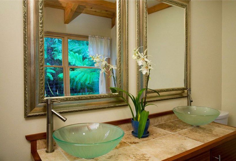 Bed and Breakfast At The Crater's Edge  | Volcano | Hawaii | United States 9