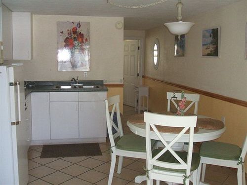 Bed and Breakfast Manatee Bay Inn  | Fort Myers Beach | Florida | United States 10