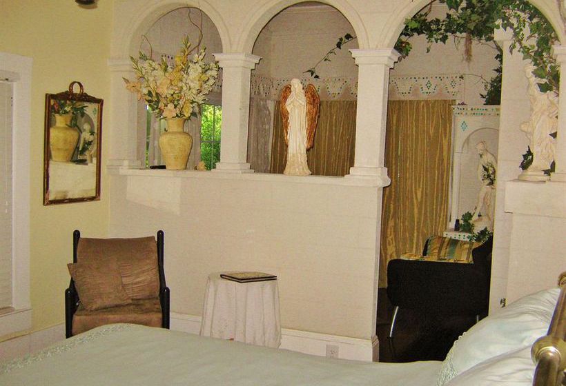 The Cottage Bed & Breakfast 