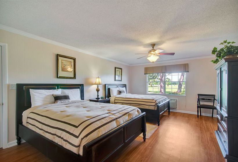 Hotel Cottages On The Green