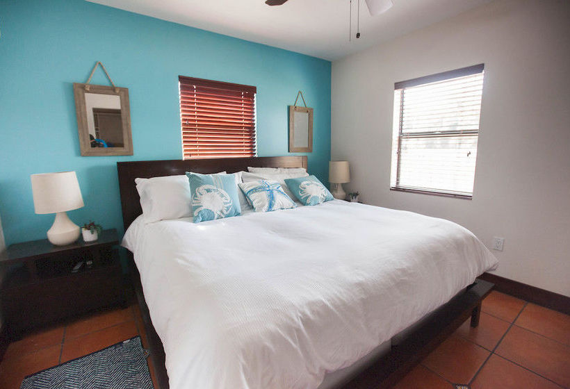 The Coral Reef  | Hollywood | Florida | United States 15