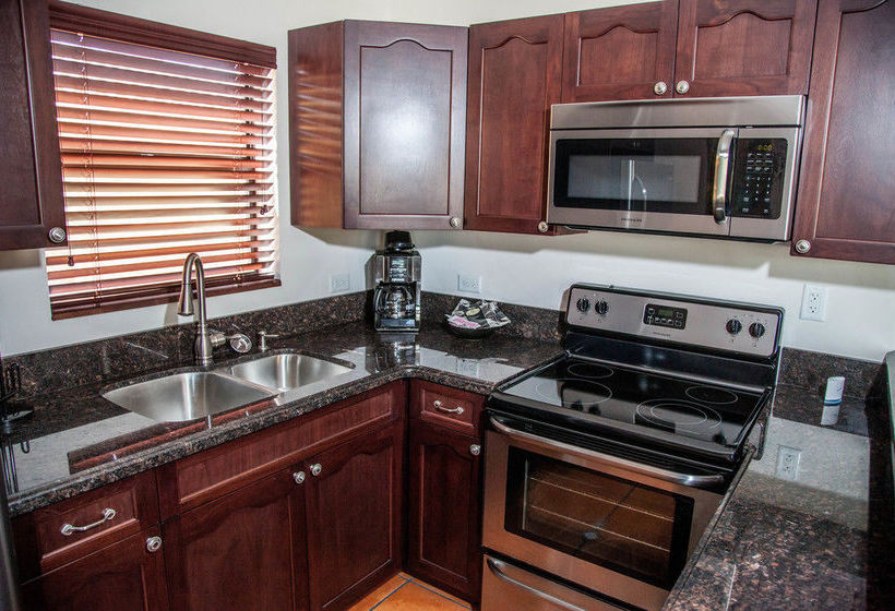 The Coral Reef  | Hollywood | Florida | United States 4