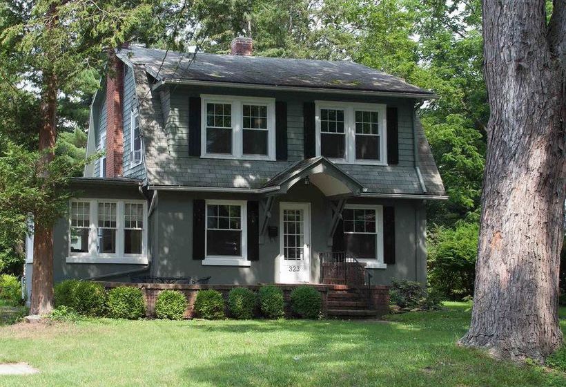 Enchanted Cottage On Glen 