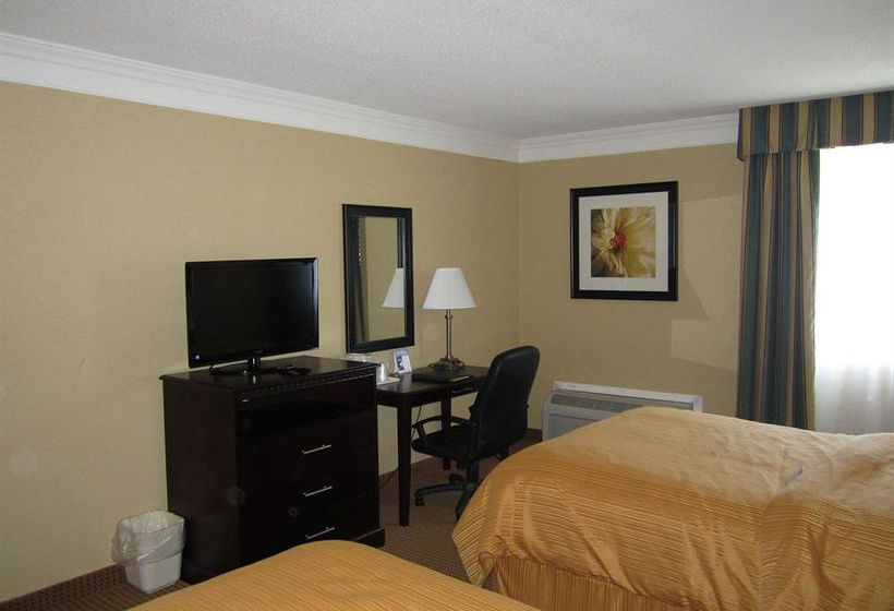 Hotel Clarion Inn & Suites Fairgrounds - Syracuse 