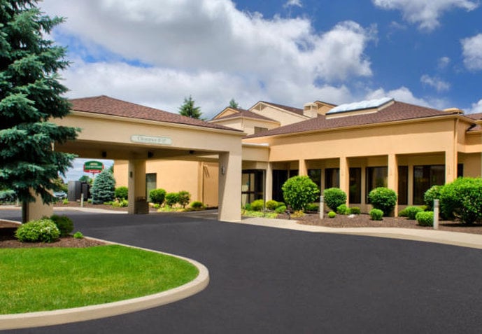 Hotel Courtyard Syracuse Carrier Circle 