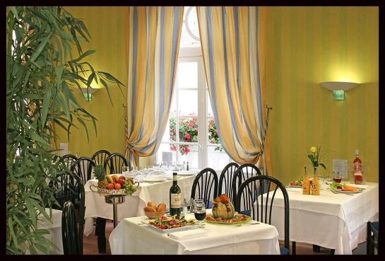 Hôtel Aneto  | Lourdes | Hautes-Pyrenees | France 11