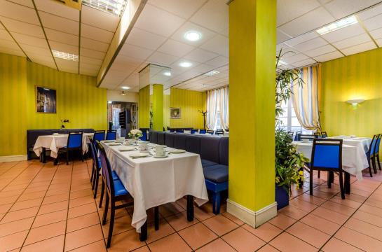 Hôtel Aneto  | Lourdes | Hautes-Pyrenees | France 15