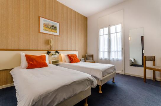 Hôtel Aneto  | Lourdes | Hautes-Pyrenees | France 17