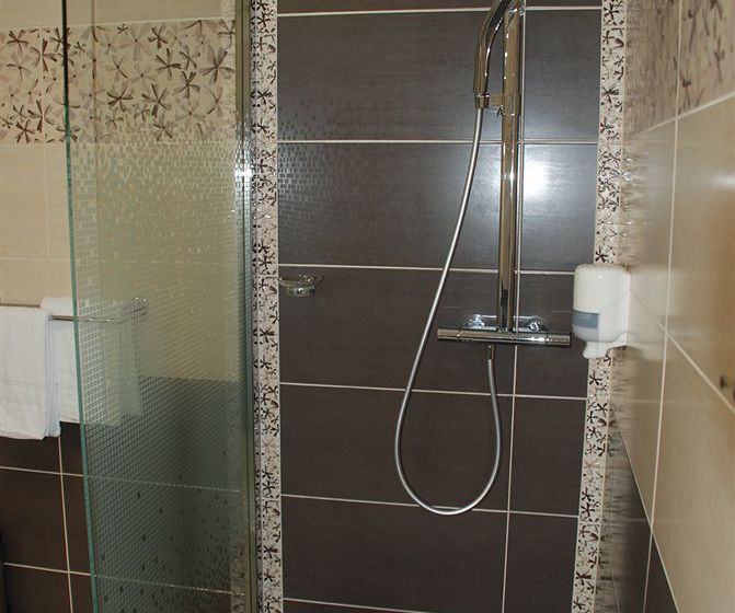 Comfort Hotel Cathedrale Lisieux  | Lisieux | Calvados | France 13