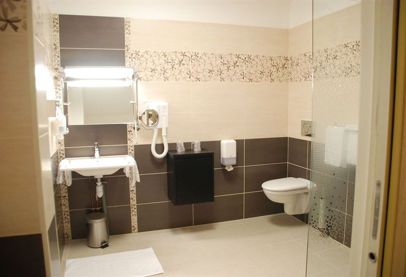 Comfort Hotel Cathedrale Lisieux  | Lisieux | Calvados | France 15