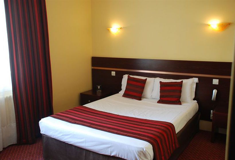 Comfort Hotel Cathedrale Lisieux  | Lisieux | Calvados | France 16