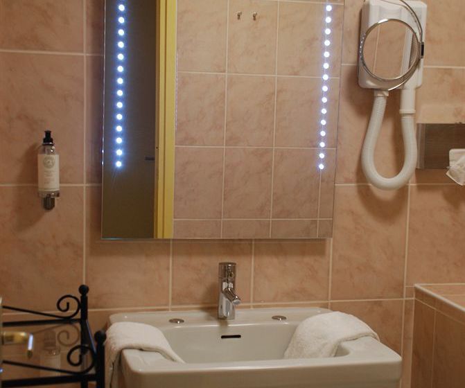 Comfort Hotel Cathedrale Lisieux  | Lisieux | Calvados | France 19