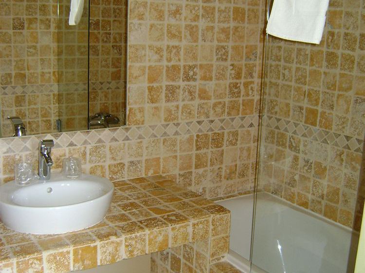 Hotel Helvie Restaurant Le Vivarais Vals les Bains