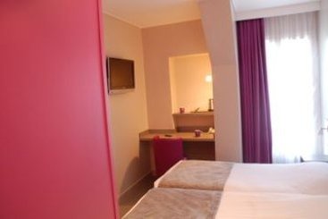 Hôtel De La Fontaine  | Nice | Alpes-Maritimes | France 19