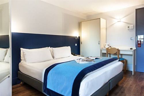 Hôtel L'Amandier  | Nanterre | Hauts-de-Seine | France 14