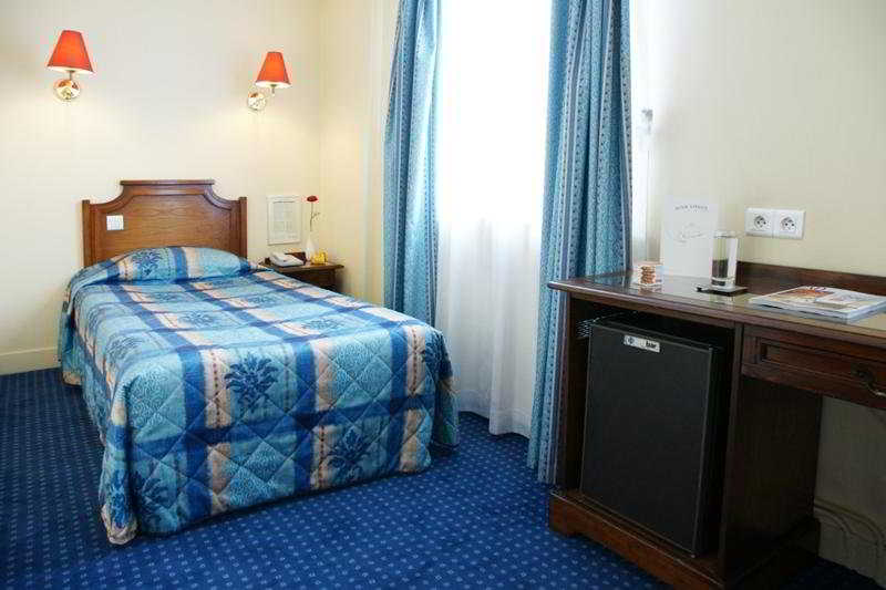 Hôtel Cyrnos  | Paris | Paris | France 19