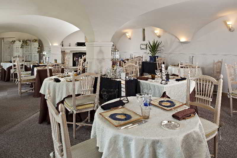 Hotel De Guilles  | Lourmarin | Vaucluse | France 13