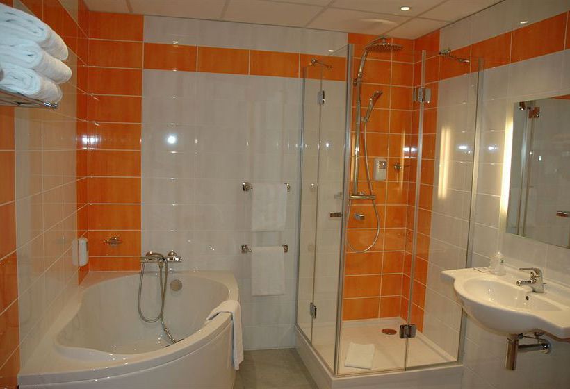 Inter-Hotel De l'Univers  | Montlucon | Allier | France 5