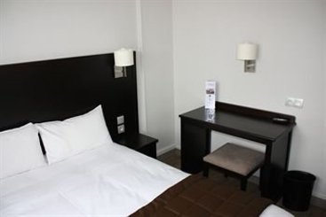 Hôtel Des Quatrans  | Caen | Calvados | France 1