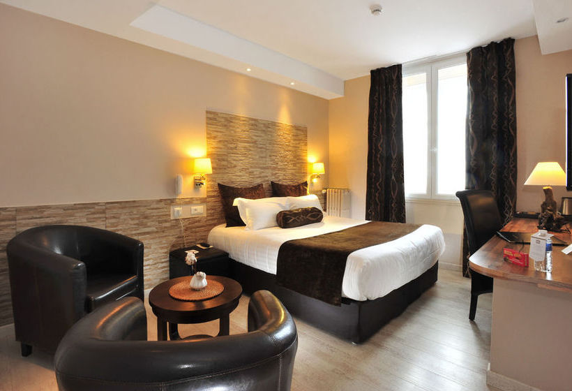 Hôtel Des Voyageurs  | Fougeres | Ille-et-Vilaine | France 10