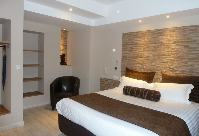 Hôtel Des Voyageurs  | Fougeres | Ille-et-Vilaine | France 11