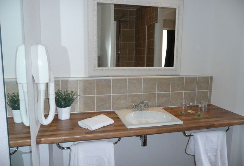 Hôtel Des Voyageurs  | Fougeres | Ille-et-Vilaine | France 13