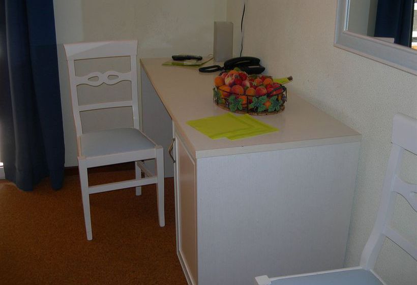 Hôtel Domaine De Roquerousse  | Salon de Provence | Bouches du Rhone | France 5