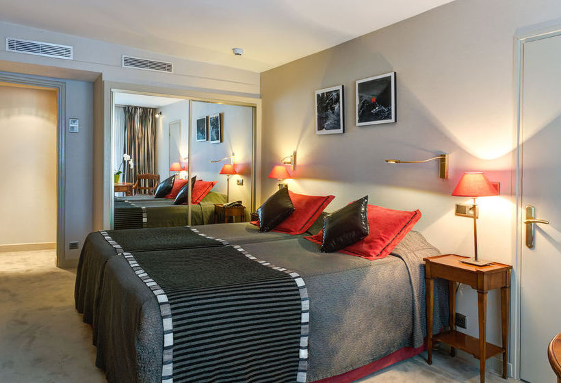 Hôtel Pas de Calais  | Paris | Paris | France 11