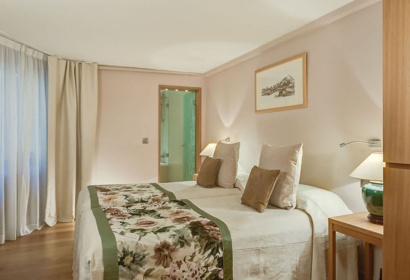 Hôtel Pas de Calais  | Paris | Paris | France 12