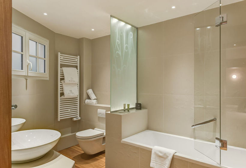 Hôtel Pas de Calais  | Paris | Paris | France 15