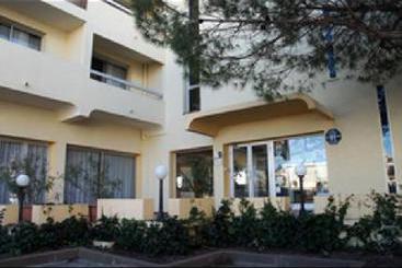 Hôtel Du Port  | Canet en Roussillon | Pyrenees-Orientales | France 4