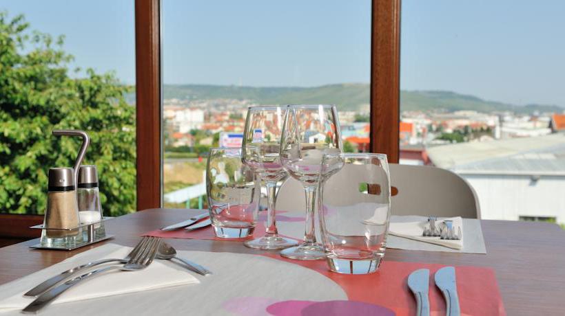 Hôtel Campanile Clermont Ferrand Le Brézet  | Clermont Ferrand | Puy-de-Dome | France 4