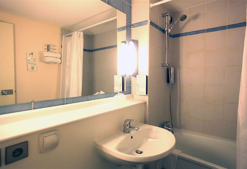 Hôtel Kyriad Avignon Le Pontet  | Le Pontet | Vaucluse | France 10