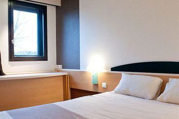 Egg Hotel Gonesse Valle del Oise