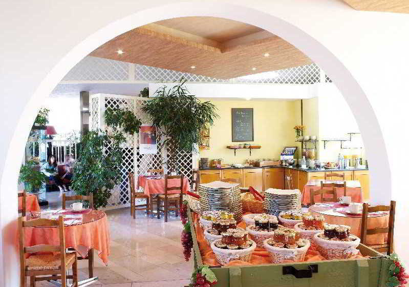 Inter-Hotel La Closerie  | Beaune | Cote d'Or | France 9