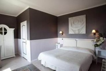 Hôtel La Petite Auberge  | Tourtour | Var | France 3