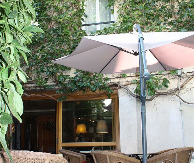 Hotel Dauphin Puteaux