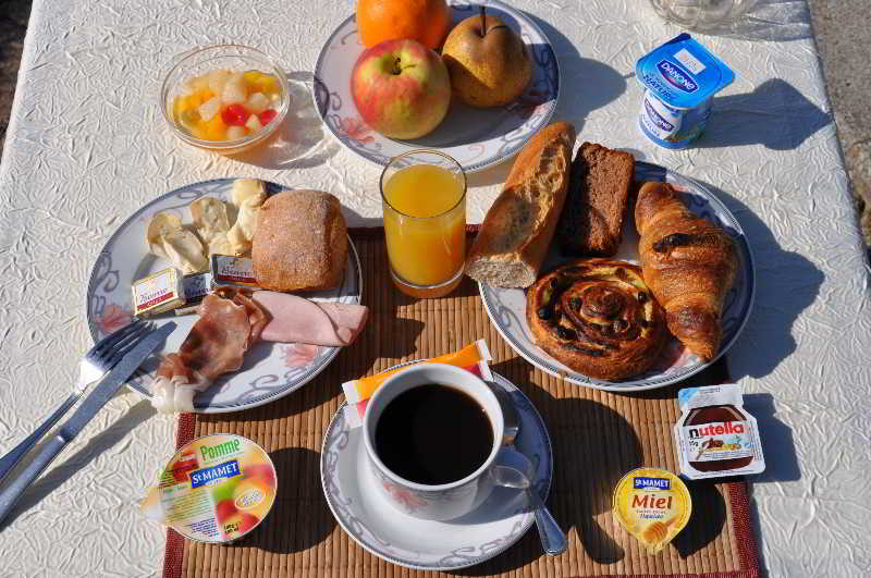 Inter-Hotel Le Gerfaut  | Salers | Cantal | France 12