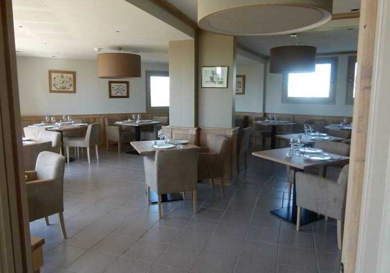 Inter-Hotel Le Gerfaut  | Salers | Cantal | France 13