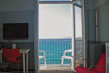 Hôtel Le Richelieu  | Marseille | Bouches du Rhone | France 12