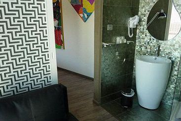 Hôtel Le Richelieu  | Marseille | Bouches du Rhone | France 9